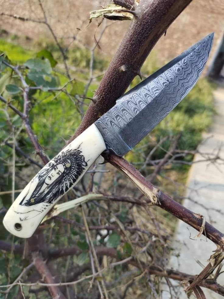 BellaBlade4's tweet photo. Who wants???
Amazing Handmade Hunting Knife 
Engrave your name on the Blade 
DM for order #BellaBlade https://t.co/xxSLDdzZme