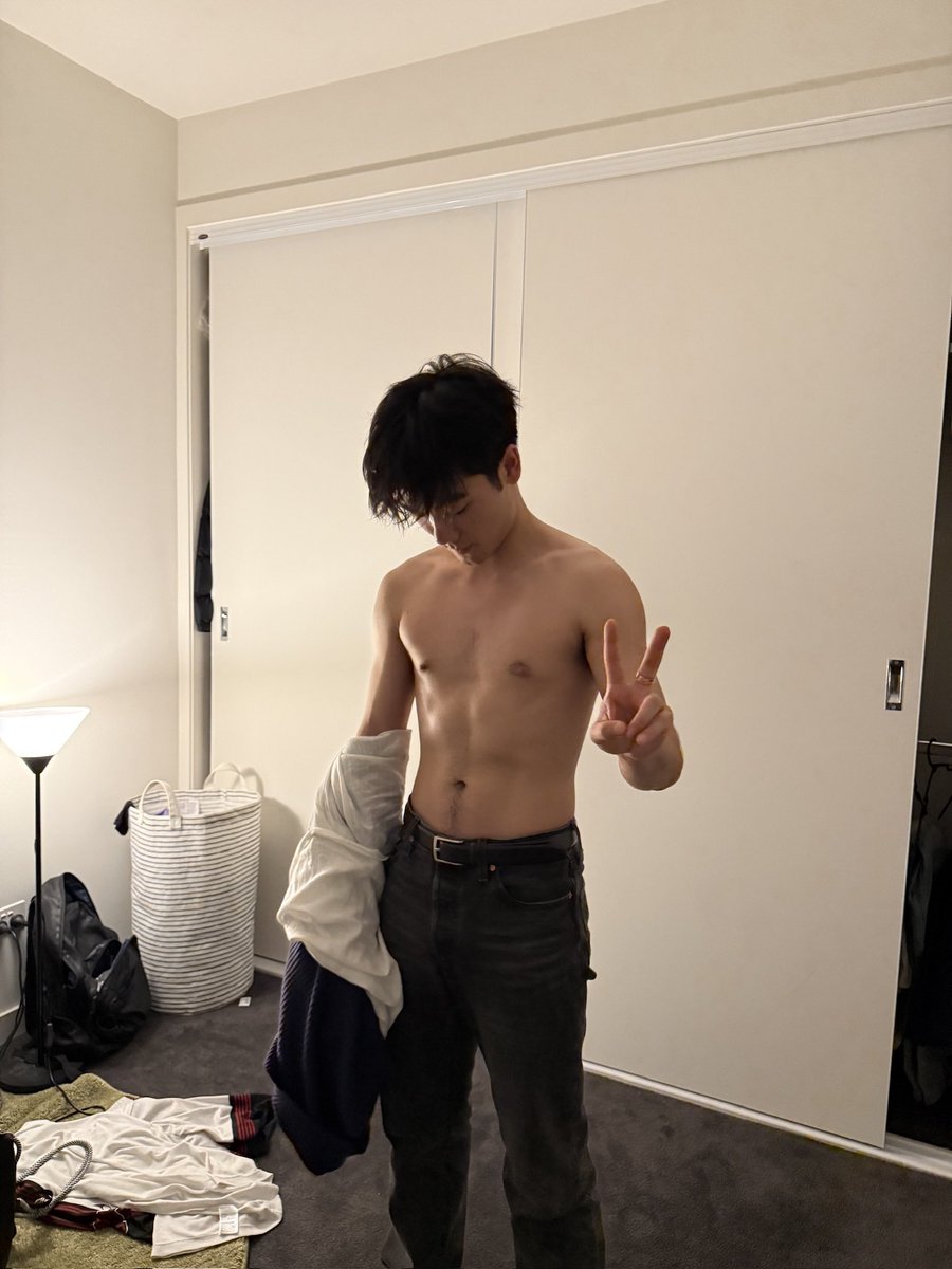 dk23225's tweet photo. 怀念我原来的屋子 https://t.co/cdk8KZ2U3w