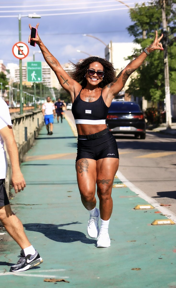 AlineCll22's tweet photo. O life é esse mexmooooooo 📸💪🏾🏃🏾‍♀️ https://t.co/2CjugHKVR1