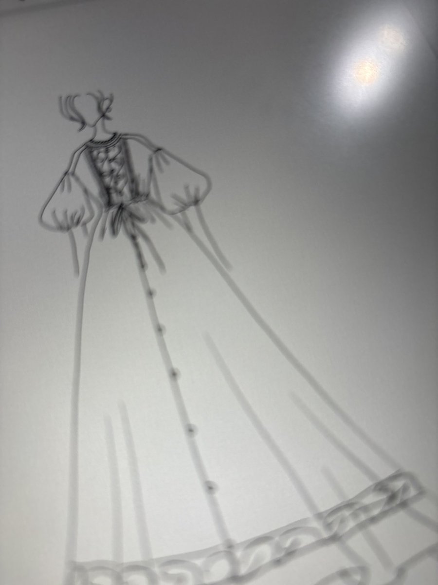 narumito1990's tweet photo. 可愛い服を買ったらどこかに出かけたくなるから、この服が作れたら、きっとこの服は私を素敵な場所へ連れて行ってくれる、と思いながら次の27SSのデザインをしています〰️ https://t.co/qi3KicKk1A
