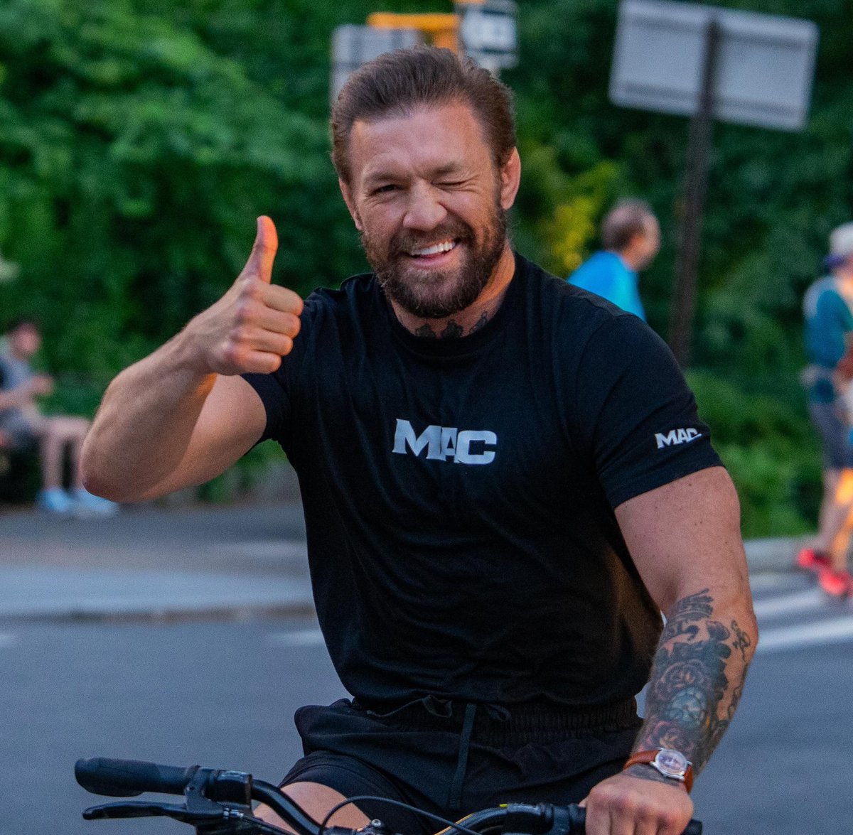 mcgregorufc22's tweet photo. Conor McGregor Spotted in Central Park in NYC 📸 https://t.co/tuze24zXne
