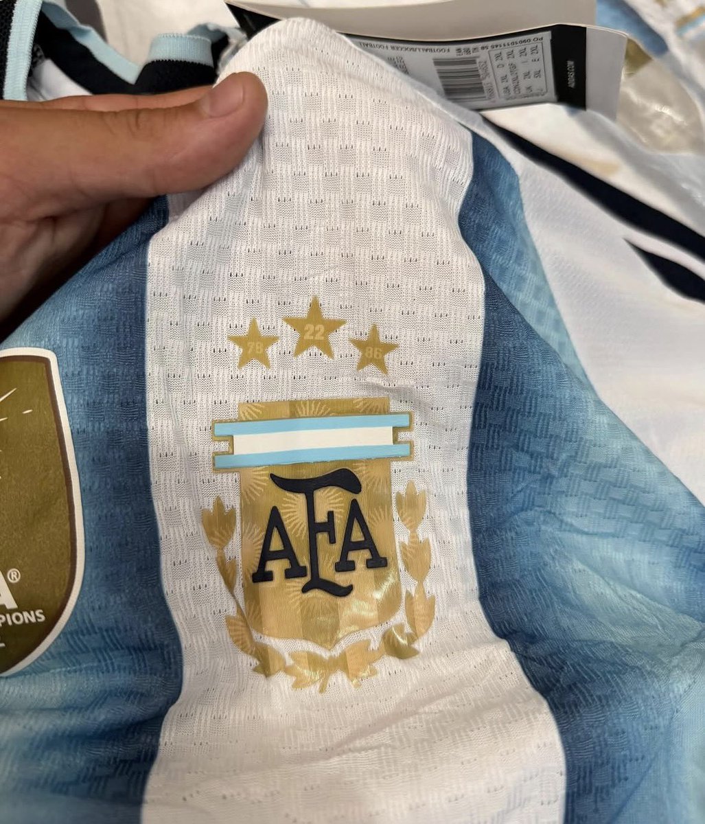 phaelpereiraFla's tweet photo. Argentina 🇦🇷 do Messi! #suixbos
Jogador: https://t.co/m2eArZqAtE https://t.co/APfWwKw44M