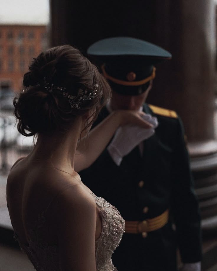 piyadeface's tweet photo. Tüfeğim kadar narin ve güzeldi ellerin https://t.co/KjyczPqHz7
