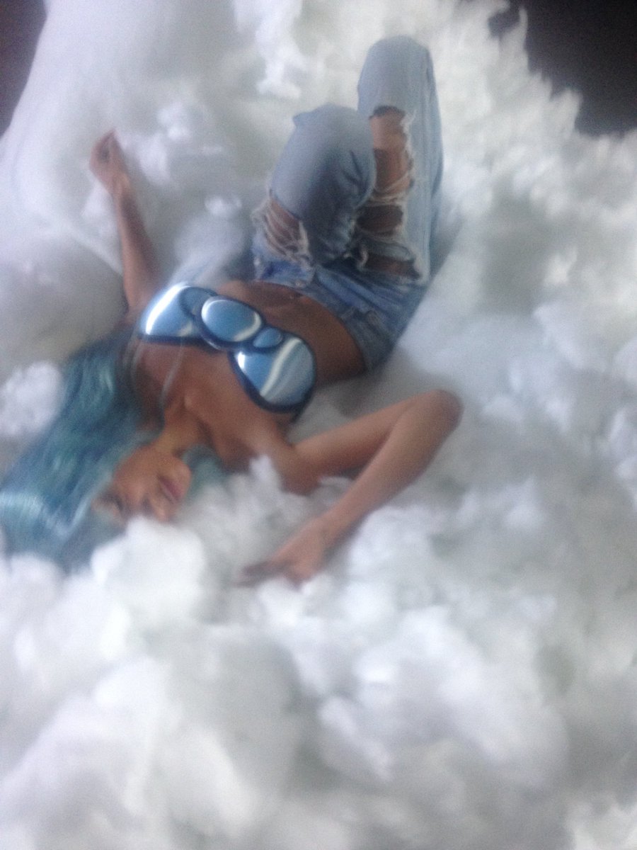 cqnnelle's tweet photo. one week 🌧️ https://t.co/cRZL9vKXPx