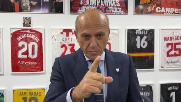 CapoSVQ's tweet photo. ¿Alguien le ha visto en la manifestación? 
Dónde está el que se da tantos golpes de pecho alardeando de un Sevillismo del cual carece? 
Dónde están los que le lamen el prepucio? https://t.co/n2a4G2NeBz