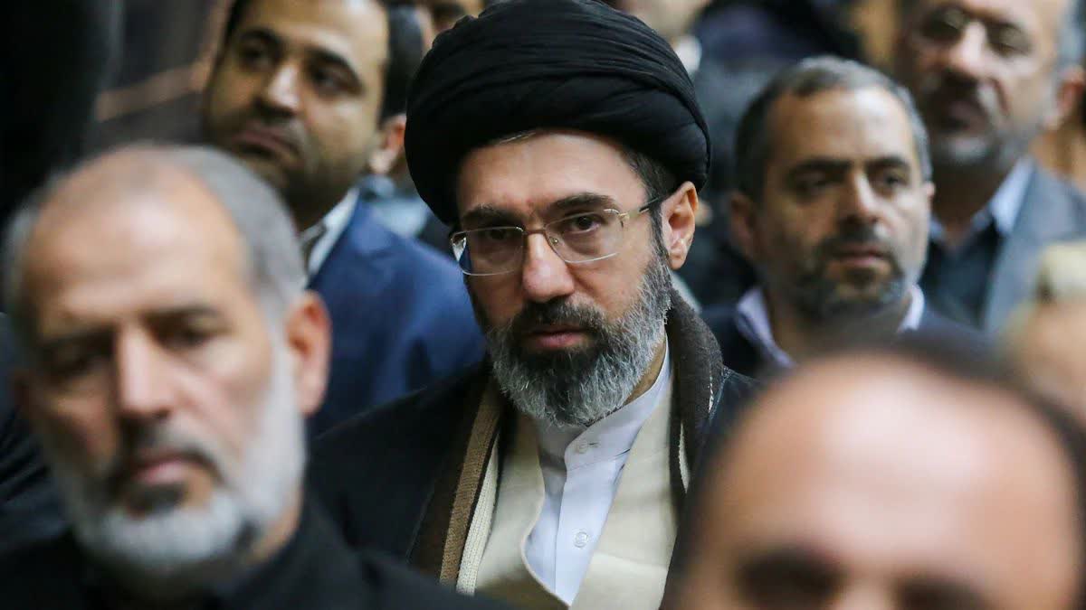 yasssefeed's tweet photo. ‌رهبر انقلاب راجع به فردوسی سه صفحه پیام داد ولی در مورد این مذاکرات، دو پاراگراف و خلاصه‌ش این بود که: مخالف بودم!
#لبیک_یا_خامنه_ای https://t.co/T59SMoZjFN