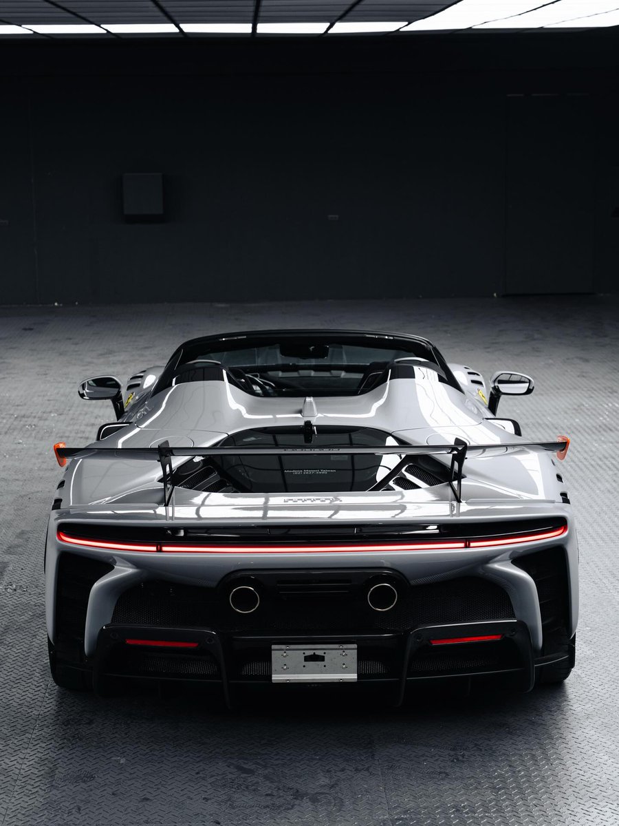 retro_shiftt's tweet photo. Ferrari SF90 XX Spider. Absolute aerodynamic aggression. https://t.co/tDUhqhxUc4