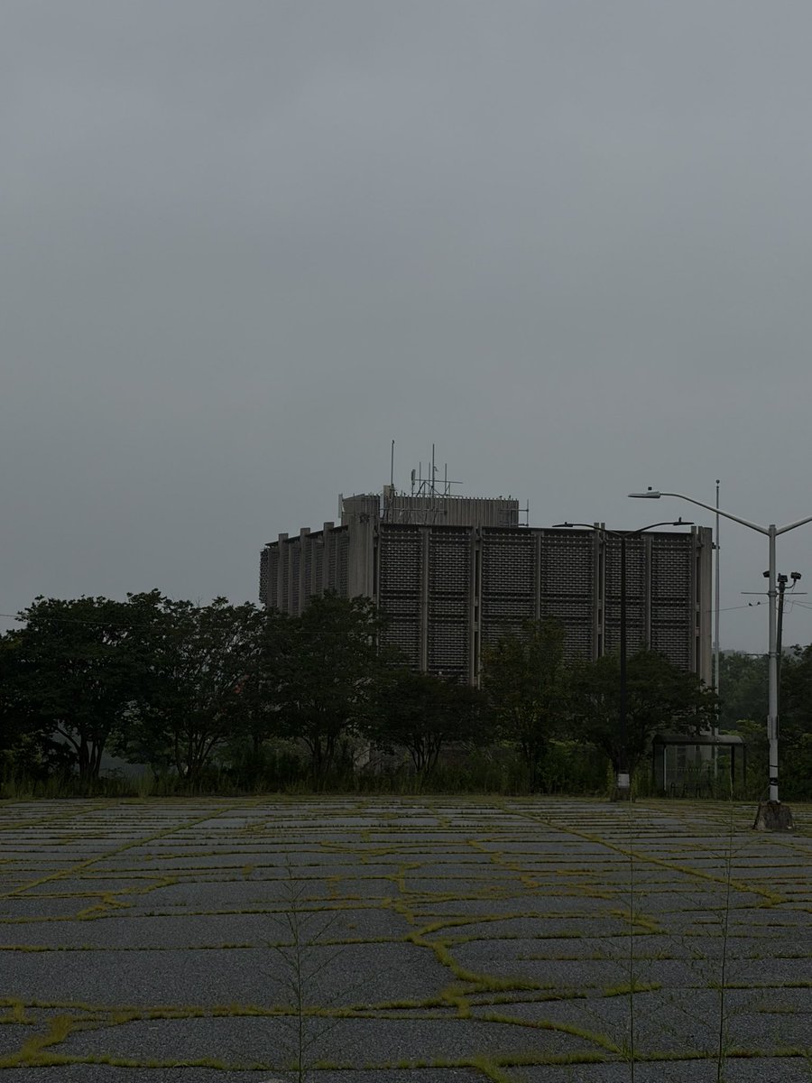 bylerbuzzfest's tweet photo. they are in the middle of tearing down hawkins lab but I was able to take some photos of what remains through the gates ooooo https://t.co/dMBFod6GEs