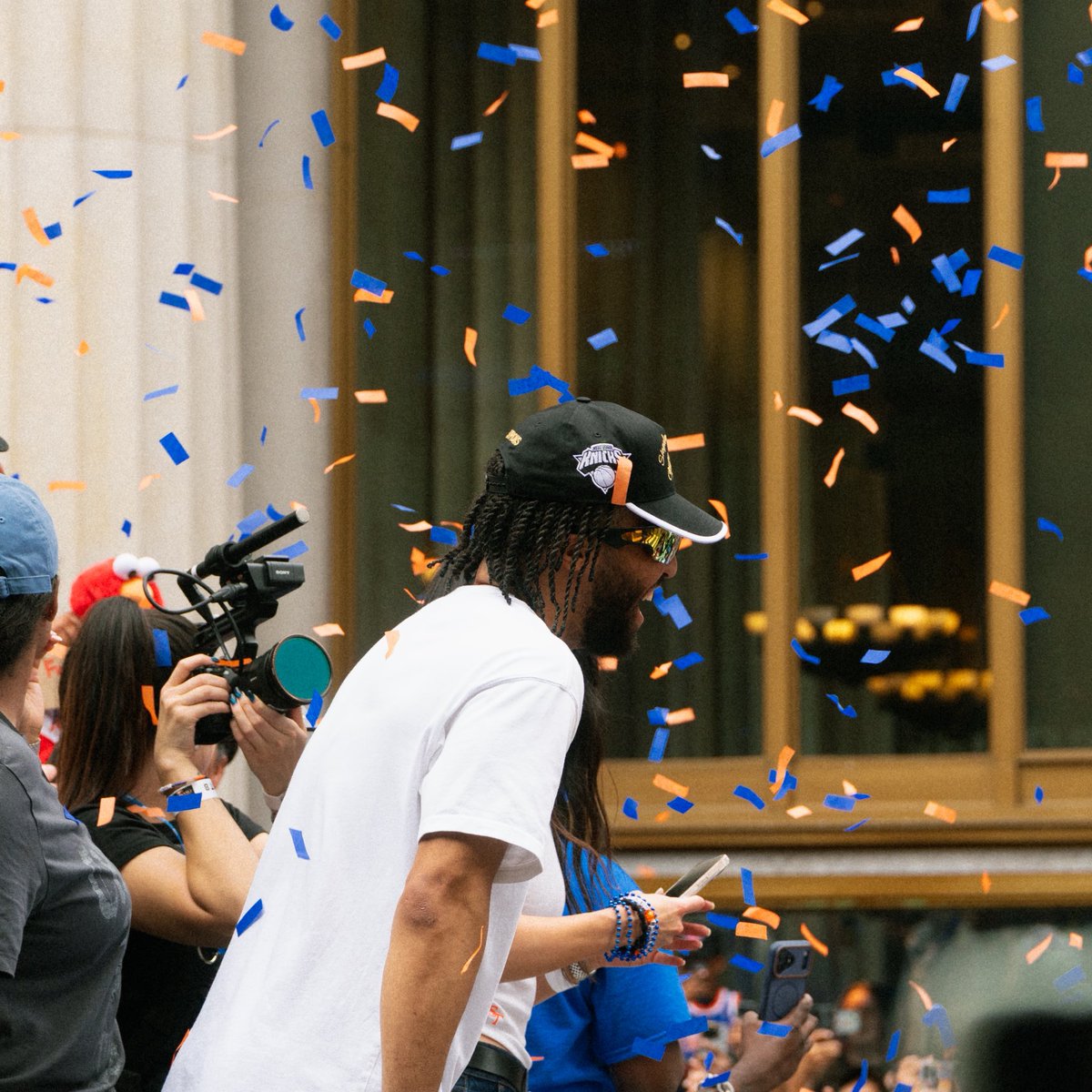 eddygotsalsa's tweet photo. Jalen Brunson, Captain Clutch.

Parade of Champions, captured by me. https://t.co/YpU89OCcf8