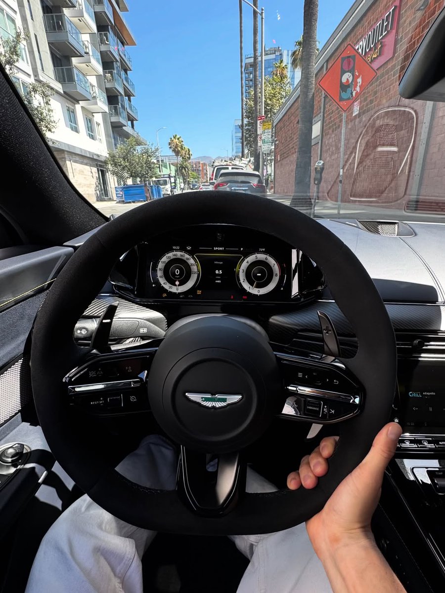 AsphaltAura's tweet photo. VANTAGE S https://t.co/FXclTG9laD