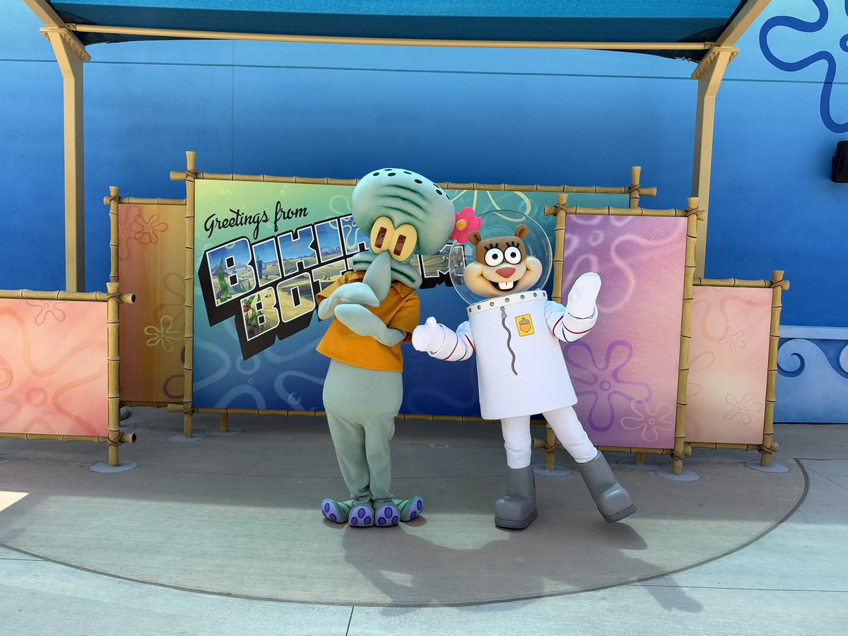 SoCal360's tweet photo. Squidward &amp; Sandy at Universal Kids Resort #hosted @universalkidstx https://t.co/66xzLz0sSO