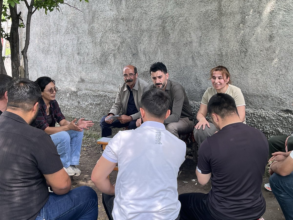 DEMPartiCewlig's tweet photo. 📍Kargapazarı

İl örgütümüz ziyaret kapsamında halkın sorun, talep ve önerileri dinlenerek kapsamlı değerlendirmelerde bulunuldu.

28 Haziran’da Amed’de gerçekleştirilecek mitingin duyurusu da yapılarak halkımız güçlü katılıma çağrıldı. https://t.co/UsijLUSKC2