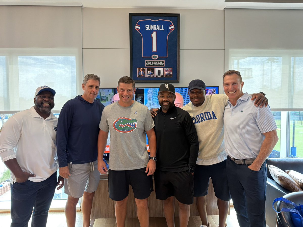 ChrisDoering's tweet photo. Legacy, loyalty, passion, competitiveness, family and what it means to be a Gator.  These are a few of the topics that we talked to the 2026 @gatorsfb team about yesterday.  Thank you to @CoachJonSumrall for allowing us the opportunity!  It’s an exciting time to be a 🐊 https://t.co/jvTTUw7YsZ
