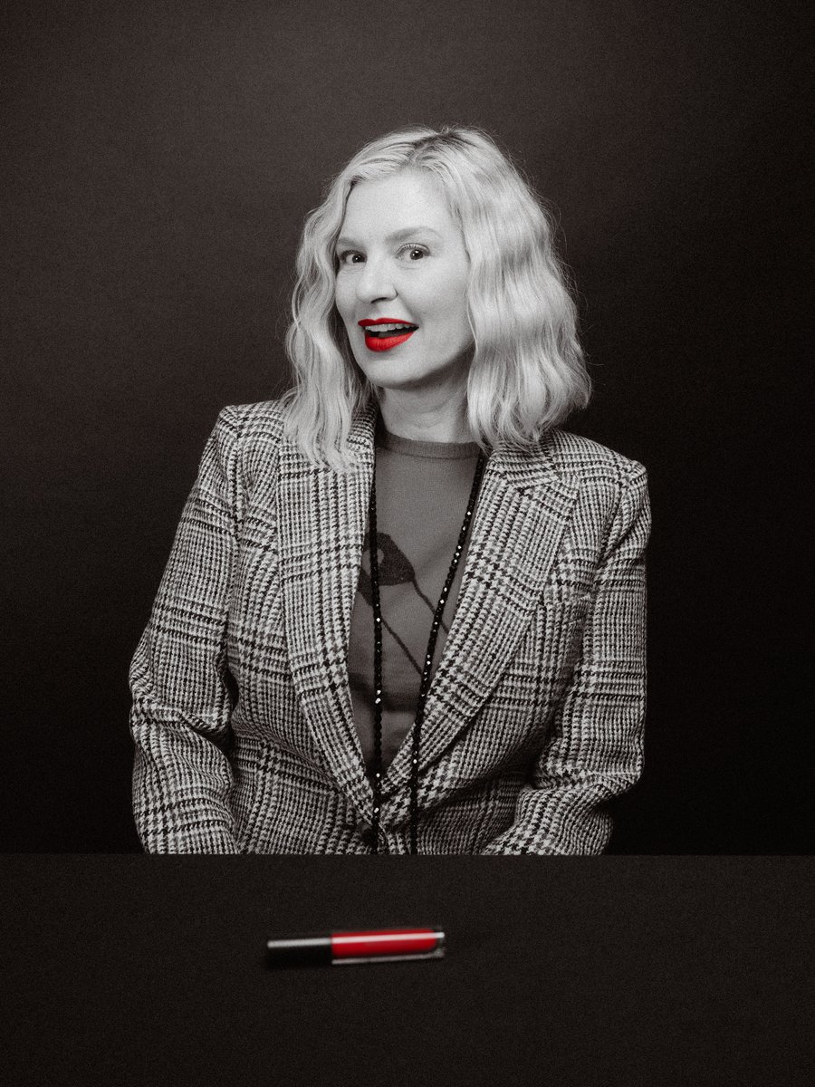 CosmeticsCP's tweet photo. Happy Birthday to the Mommy who started it all. 🖤💄 https://t.co/S8jQSYolru