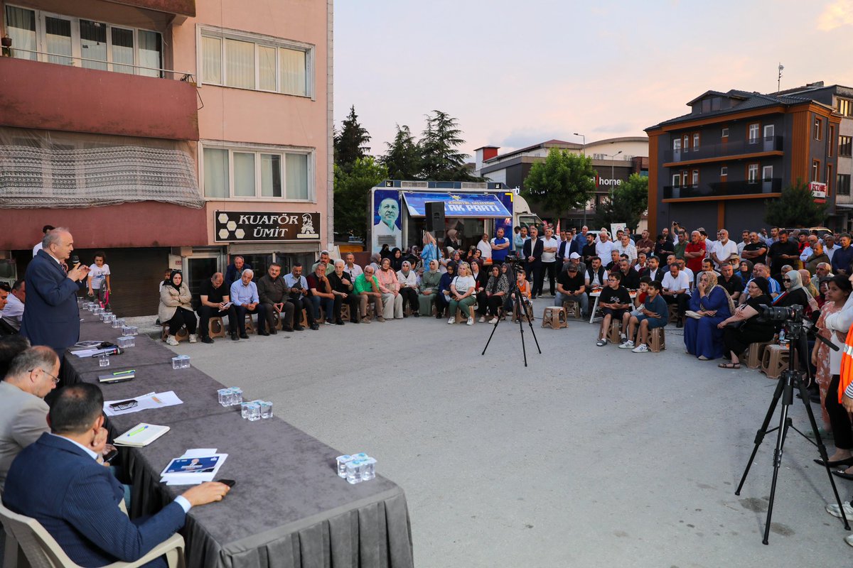 Dr_Faruk_Ozlu's tweet photo. Düzce’mizin dinamik ve asil insanlarına, Nusrettin Mahallesi’nin birbirinden kıymetli sakinlerine konuk olduk.

Hizmetlerimizi konuştuk, şehrimiz için ortak akılla daha büyük projeleri nasıl gerçeğe dönüştüreceğimizi istişare ettik.

Tüm hemşehrilerime bu güzel buluşma için çok teşekkür ediyorum.