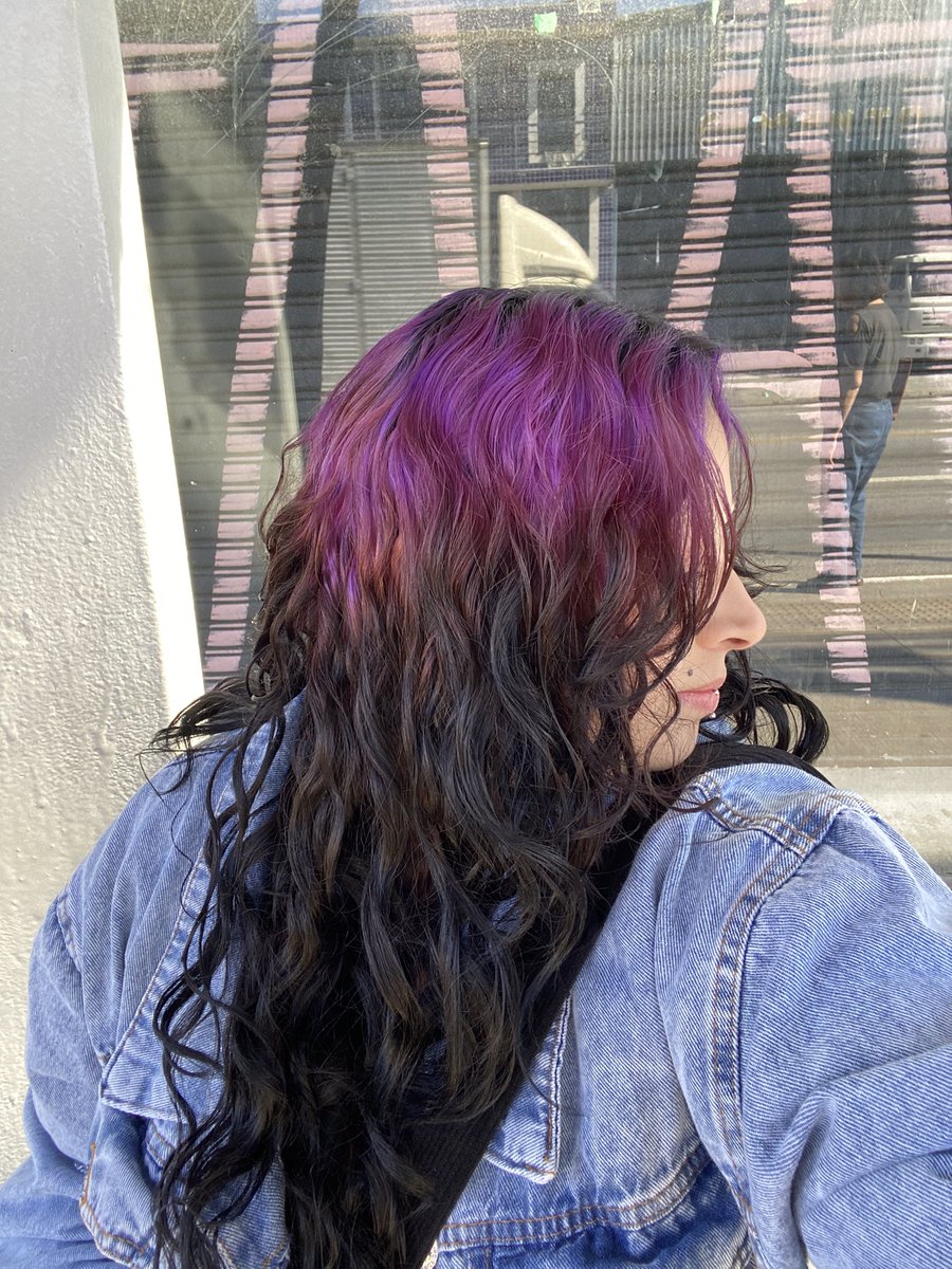 _vilheu's tweet photo. eu di cabelo pretin, eu di reflexo alinhado😝 https://t.co/koI75PtjAW