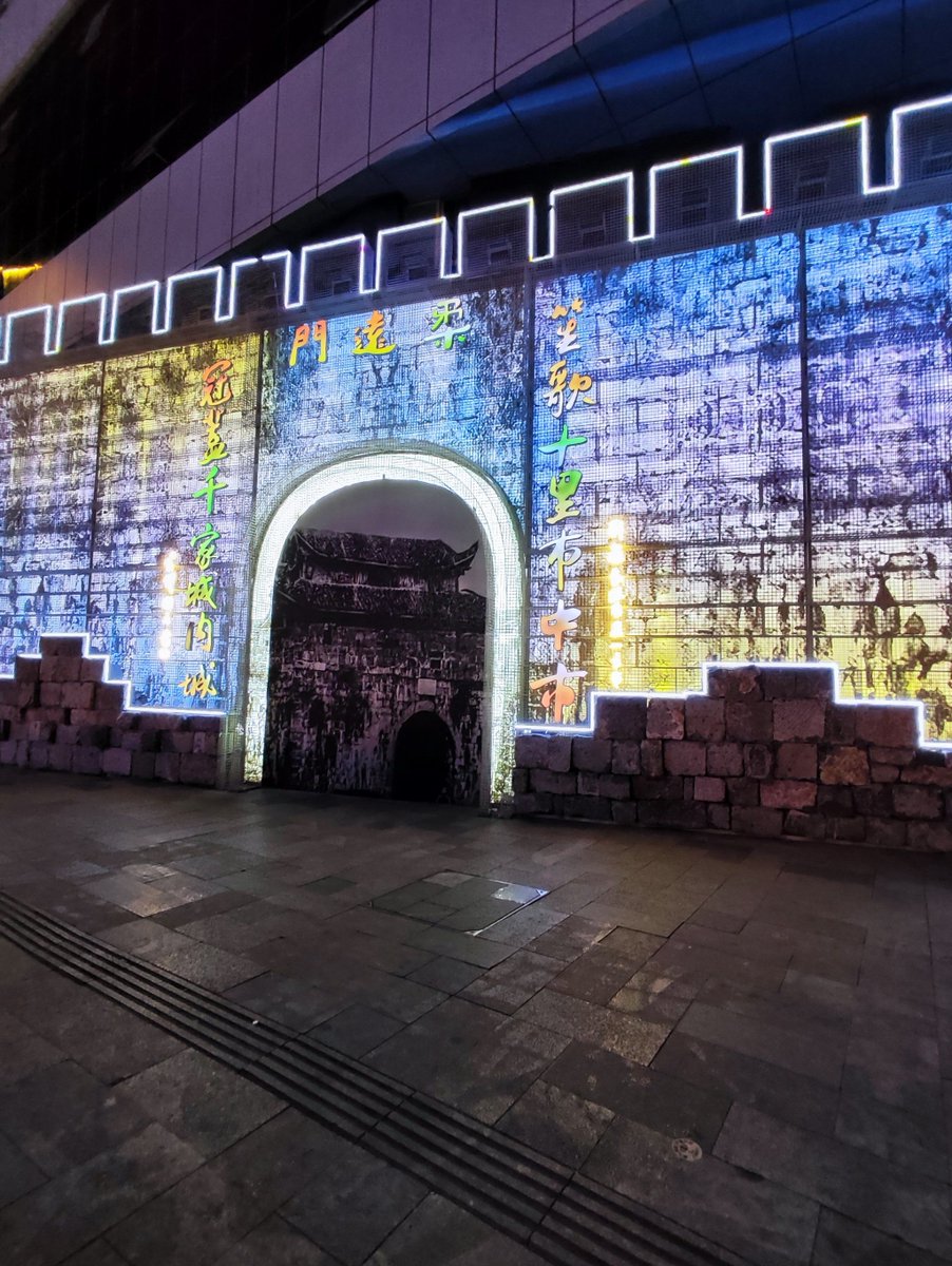 Ghbgry1's tweet photo. Explore the hidden strokes of local street art at tonight’s outdoor pop-up workshop! No experience needed—just bring your curiosity and create something unique under the stars  #ArtNight #LocalCreatives https://t.co/C1S2gKdbNa
