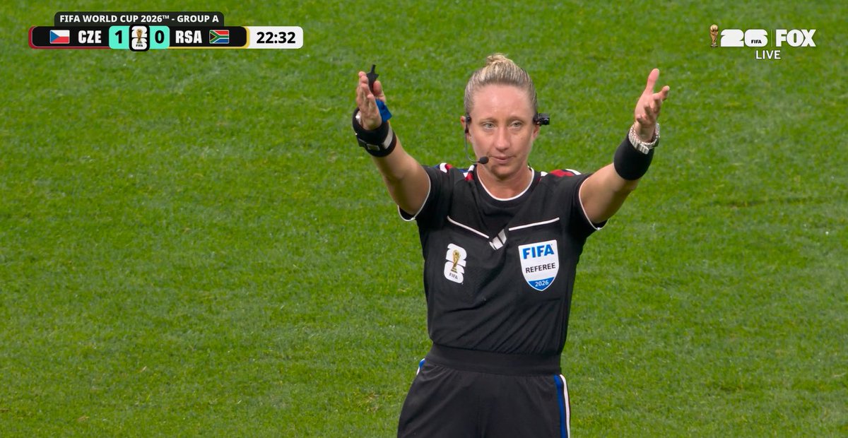 AitorMiller's tweet photo. La FIFA no tiene huevos a ponerla a arbitrar a Irán. https://t.co/J8bRCCyVnY