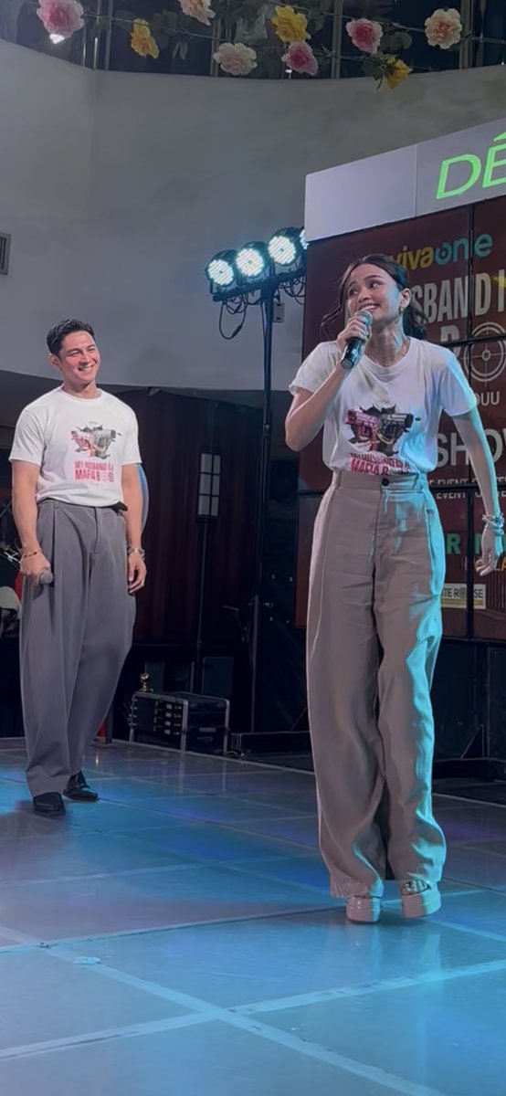 josephcmarco's tweet photo. Mowm is so giggly ☺️ https://t.co/Rf3xE0Eoa5