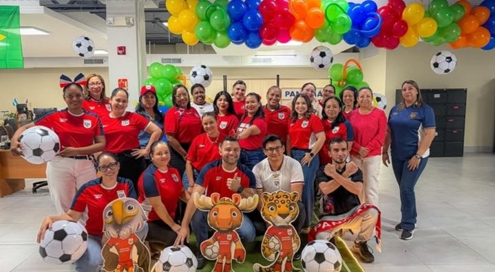 cnalfarmpty's tweet photo. ⚽ ¡La Dirección Nacional de Farmacia y Drogas también se suma a la pasión mundialista! ⚽

https://t.co/cufAz8Mzwt

#cnalfarmpty #farmacéuticos #Panamá https://t.co/XmYlQQ54HE