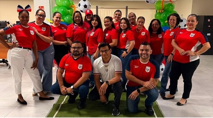 cnalfarmpty's tweet photo. ⚽ ¡La Dirección Nacional de Farmacia y Drogas también se suma a la pasión mundialista! ⚽

https://t.co/cufAz8Mzwt

#cnalfarmpty #farmacéuticos #Panamá https://t.co/XmYlQQ54HE