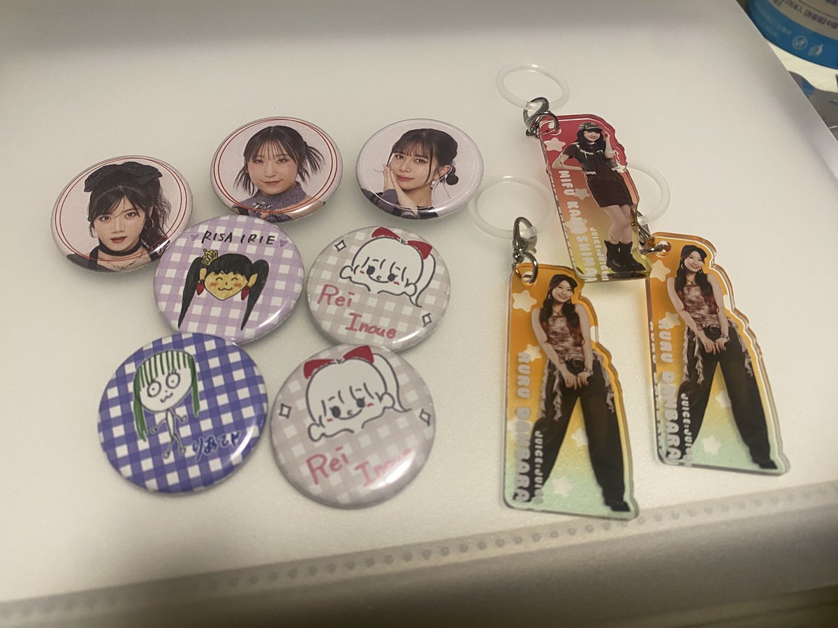 help_yuchan_'s tweet photo. 【ゆる募】Juice=Juice

【譲】春ツアーコレクションミニ缶バッジ
実写　川嶋さん　段原さん　井上さん
イラスト　入江さん　井上さん　松永さん

コレクション めじるしチャーム
段原さん　川嶋さん

【求】定価または遠藤さんアイテムとの交換
7月20日個別イベント、8月バスツアーにて交換希望 https://t.co/e0w0VofWIS