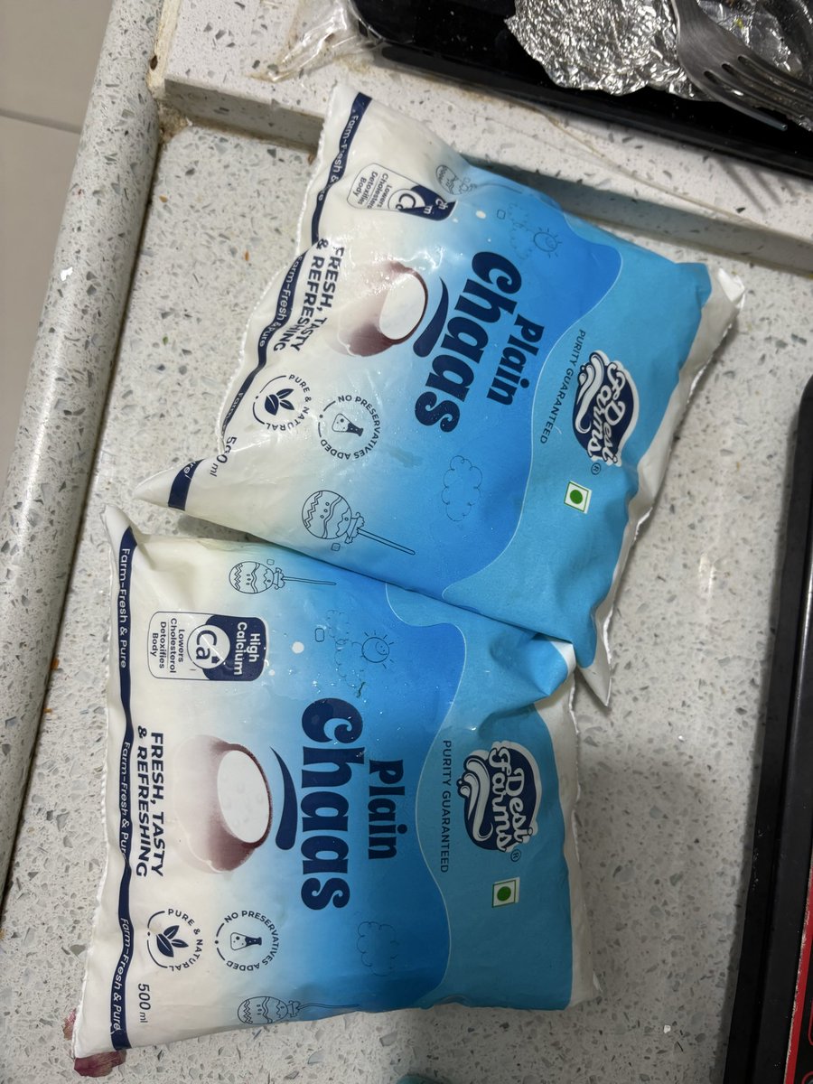 MOUmita_Laha's tweet photo. @Flipkartminutes Ordered “Desi Farms” chaas and the pouch delivered didn’t have any manufacturing date, batch and use by date. What kind of products are you selling on your platform? Let alone the shoddiness of “Desi Farms” dairy company speak for itself. 
@Flipkart @IndiaToday https://t.co/Dgh5MZtigN