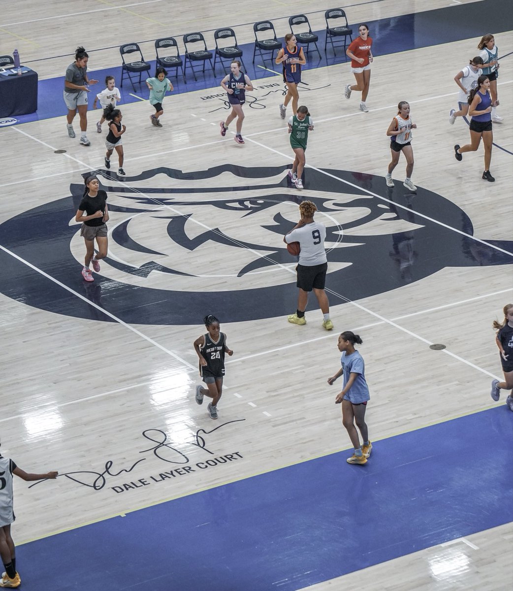 QueensWBB's tweet photo. Big smiles, new skills, and nonstop basketball fun! 🏀

#KidsCamp | #QUWBB | #RoyalFam https://t.co/rC45n6N1J3