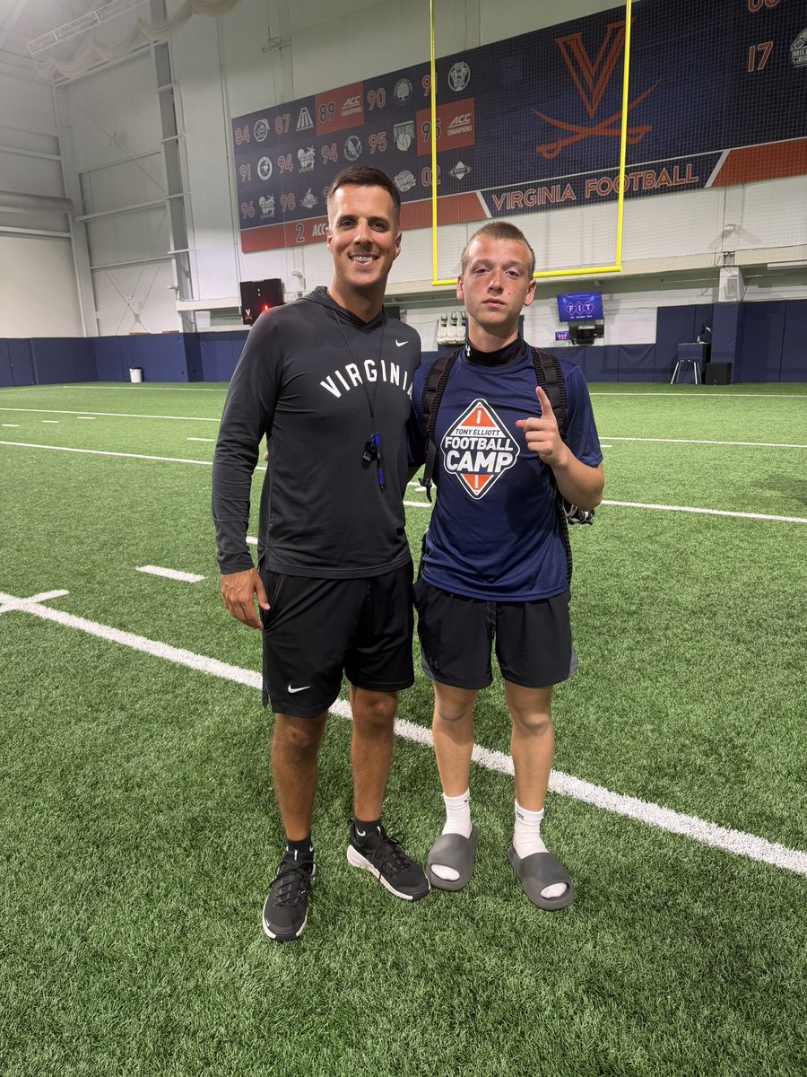 BraydenWatson_'s tweet photo. Had a great camp at UVA, can’t wait to be back in the future ⚔️ !! 
@coachcrounse @undefeatedqbt @Coach_TElliott @CoachT_Lamb @CarinaH_FB @CoachCCox @davidmh__ @CoachDLew20 @jsperos @UVAFootball https://t.co/kodvfpmqwa