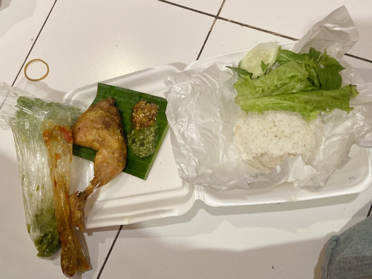 crodhet's tweet photo. maksi gw tadi, enak bgt cukkk di pujasera https://t.co/tZv378Rakq