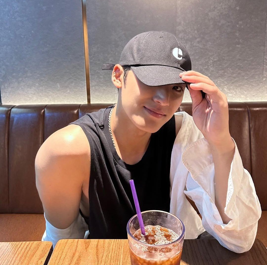 minwonlore's tweet photo. Cocok enggak cocok saya cocokkin. Mingyu juga bilang mereka ga cocok makanya living together https://t.co/eeeTgDVGsQ
