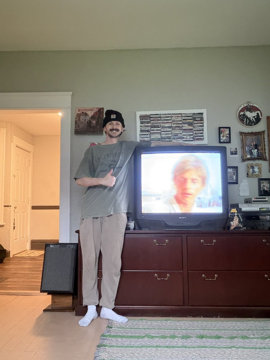 gsleazey's tweet photo. New crt setup goes crazy https://t.co/j0hD8vqzZB