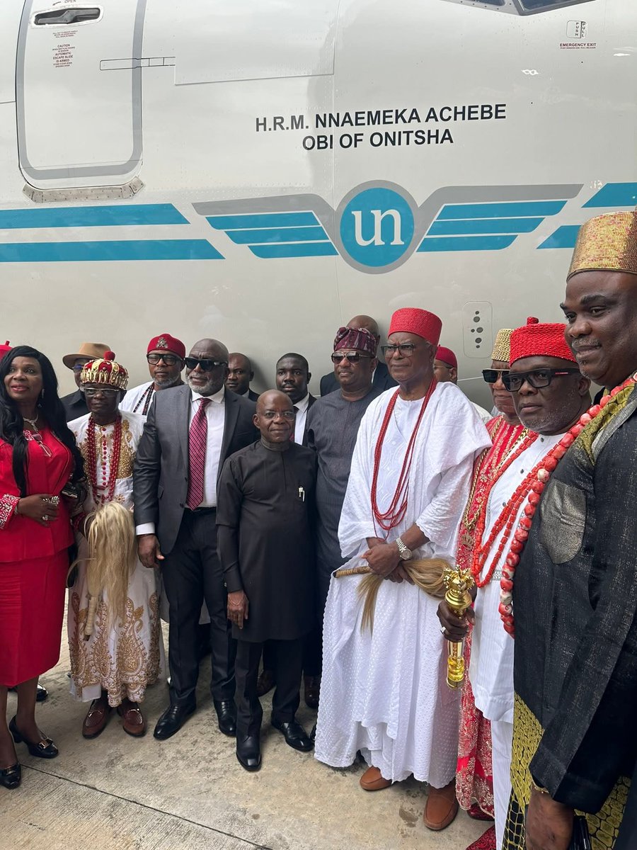 Jaecougar's tweet photo. OFFICIAL UNVEILING OF TWO NEW BOEING 737-800NG AIRCRAFT

Pictures from the official unveiling ceremony of two newly acquired Boeing 737-800 Next Generation (NG) aircraft by United Nigeria Airlines.

@flyunitedng https://t.co/7clzovc3Lk