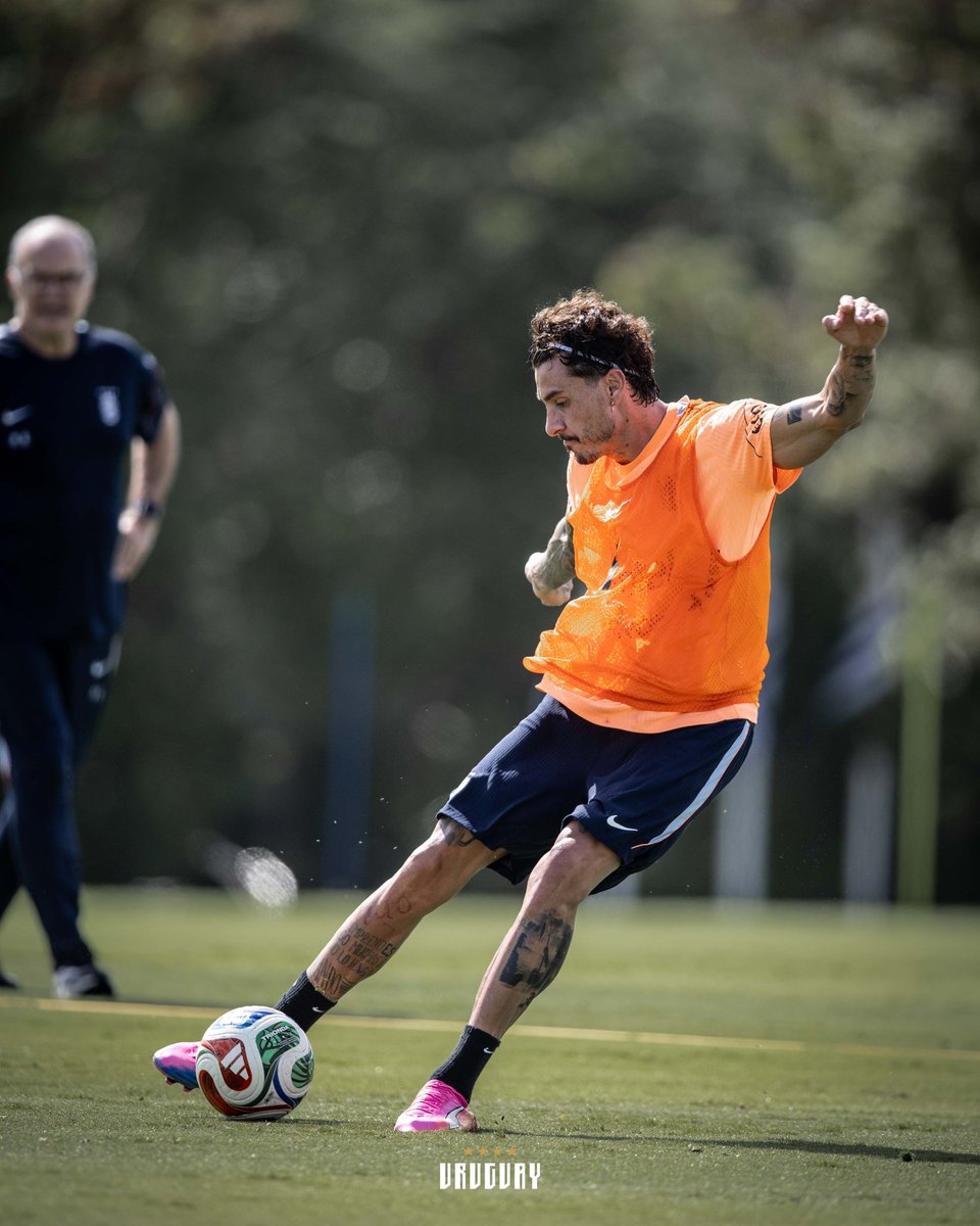 atletienglish's tweet photo. Pela on international duty 🫡 https://t.co/OqoIGgL2FN