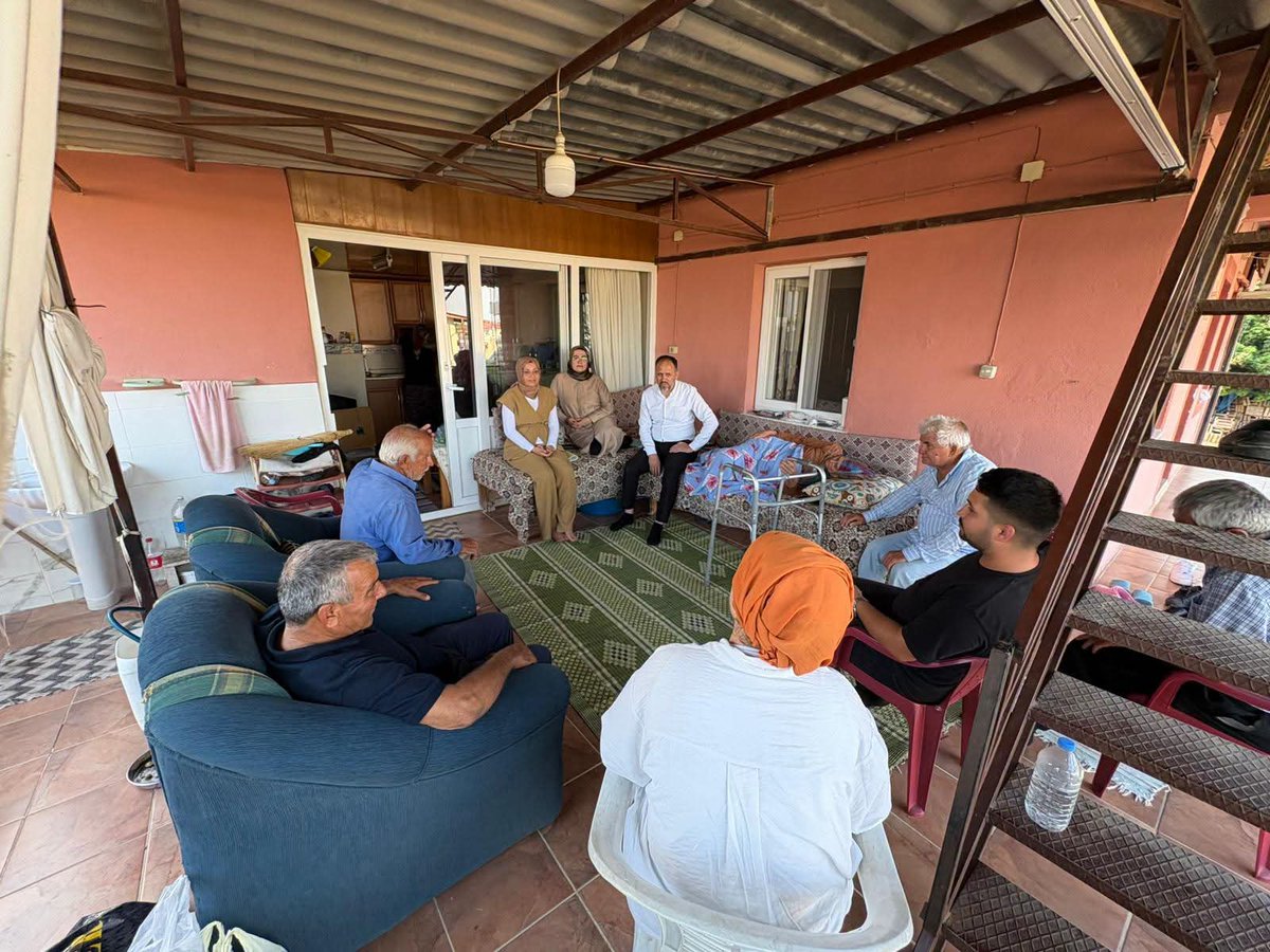 maliposprizma's tweet photo. 📍 Sarıyer Mahallesi

✅ Hane Ziyareti
✅Hasta Ziyareti

 İlçe Yöneticilerimiz ve İlçe Kadın Kolları Başkanımız Sayın Funda Korum ile birlikte, mahalle sakinlerimizden Sayın Şaban Demiraslan abimizi ve kıymetli ailesini ziyaret ederek, Ayşe Fatma Demiraslan ablamıza geçmiş olsun dileklerimizi ilettik.

Samimi bir ortamda gerçekleştirilen ziyarette hasbihal ederek Cumhurbaşkanımız Sayın Recep Tayyip Erdoğan’ın selam ve muhabbetlerini ilettik.

Nazik misafirperverlikleri ve sıcak ev sahiplikleri için Ayaz ailesine teşekkür ediyor, Ayşe Fatma ablamıza acil şifalar diliyoruz.

#RecepTayyipErdoğan
#AhmetBüyükgümüş
#AliİhsanYavuz
#YahyaÇelik
#RukenKilerci
#AdemAldemir
#HavvaSibelSöylemez
#AliKıratlı
#HasanUfukÇakır