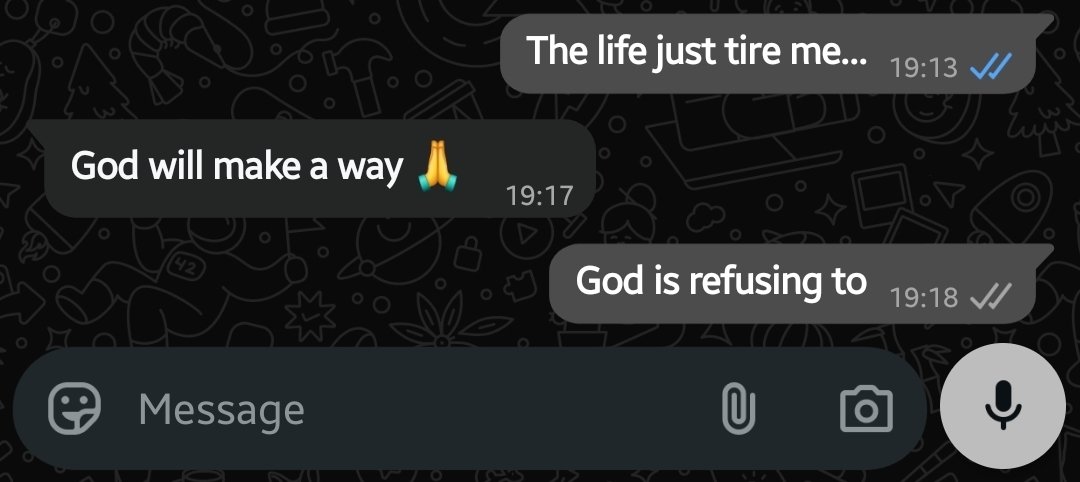 ogbeniAjibola's tweet photo. Some people don give up already 

E com be like say God true true get favourites. https://t.co/E1lPYPHhXq