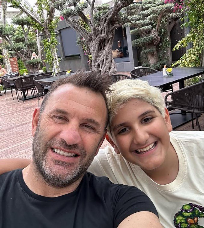 PesindeyizApp's tweet photo. Okan Buruk: “Gabriel Sara transferini Ali Yiğit çok isterdi. Sara gelmeden önce ‘Sara, Sara, Sara’ derdi. O transferde çok katkısı vardı.” https://t.co/uVJduhpRyp