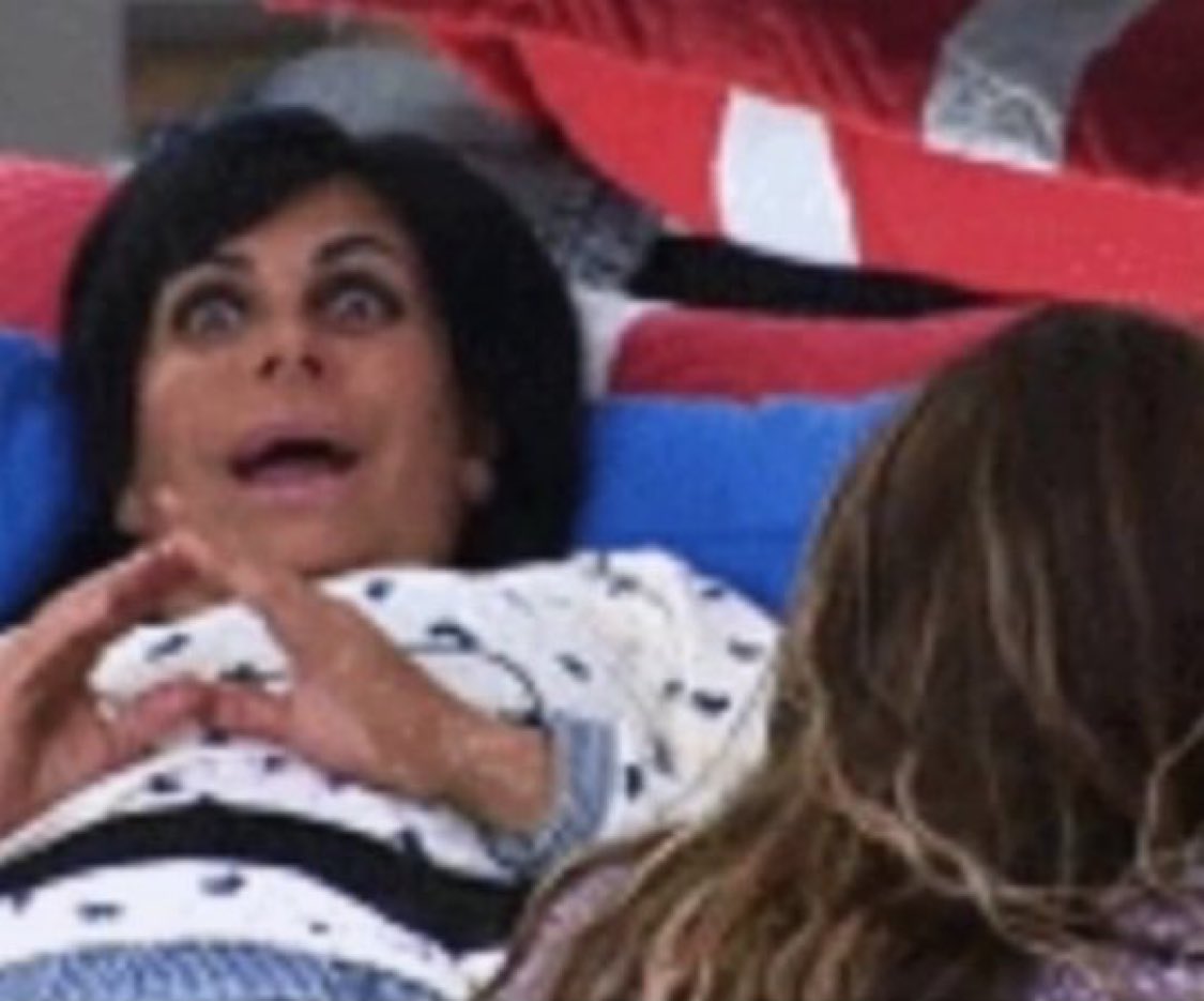 whosantls's tweet photo. @paulomatheusx Save me Bruno, sem feat eu não consigo https://t.co/wSc20YLcf4