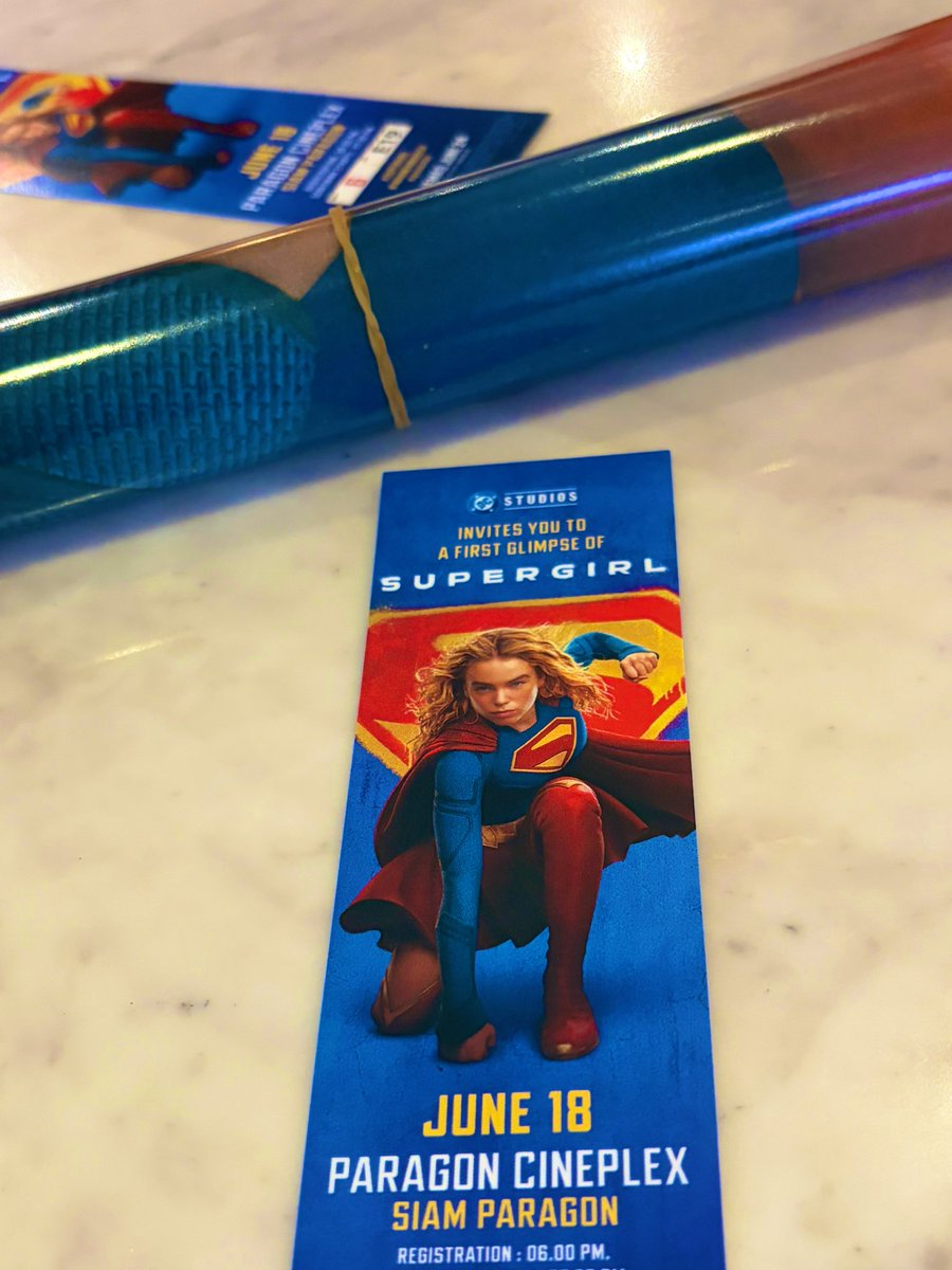 topza01's tweet photo. หลังจากได้รับชมฟุตเทจพิเศษ 30 นาทีของ #SUPERGIRL แล้วต้องบอกเลยว่าทุกคนจะรักตัวละครนี้ไม่ต่างจากซุปเปอร์แมนอย่างแน่นอน และด้วยโทนหนังแบบ Roadtrip ผจญภัยในอวกาศ เป็นอะไรที่แปลกใหม่ของ #DCU เหมือนกัน อย่างไรก็ตามขอบคุณ #DCUniveresclub สำหรับกิจกรรมในครั้งนี้ 24 มิถุนายนนี้ลุยครับ https://t.co/R5D4G7LXPC