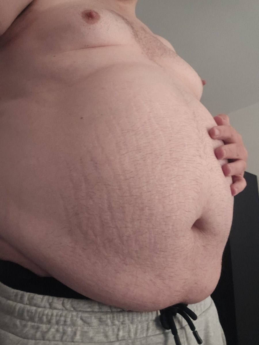 DoomedIndieMan's tweet photo. Ticking beer gut bomb https://t.co/mpYXYM08fJ
