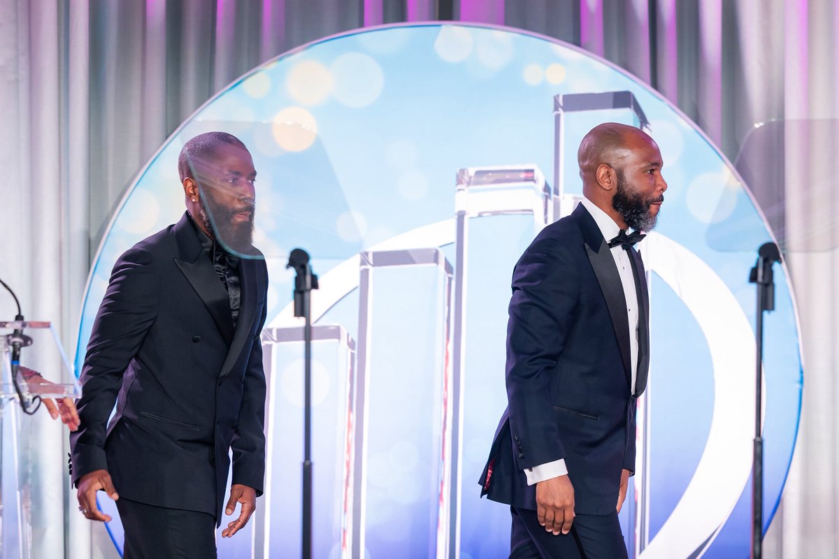 solofunds's tweet photo. This week, our founders @travisholoway and @rodneybwilliams were recognized as EY Entrepreneur of the Year finalists.

None of this happens without the members who show up for each other every day. Thank you to everyone who’s been on this journey with us. https://t.co/ZIkjE8XrXC