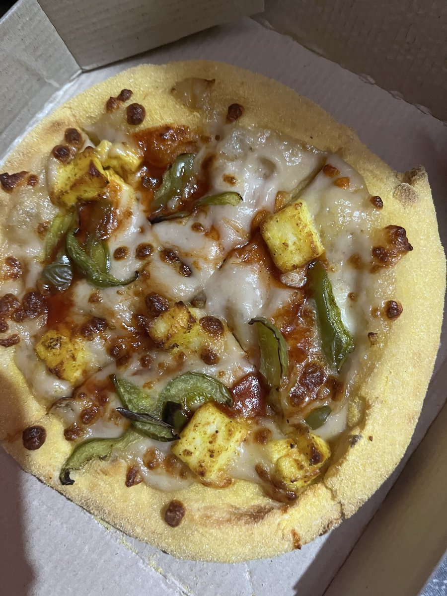 Its_jawed_aquib's tweet photo. I have order pizza through @dominos the quality of pizza is totally disgusting look at the cheese of pizza look like flour slurry siwan location https://t.co/Pki61Ze3pZ