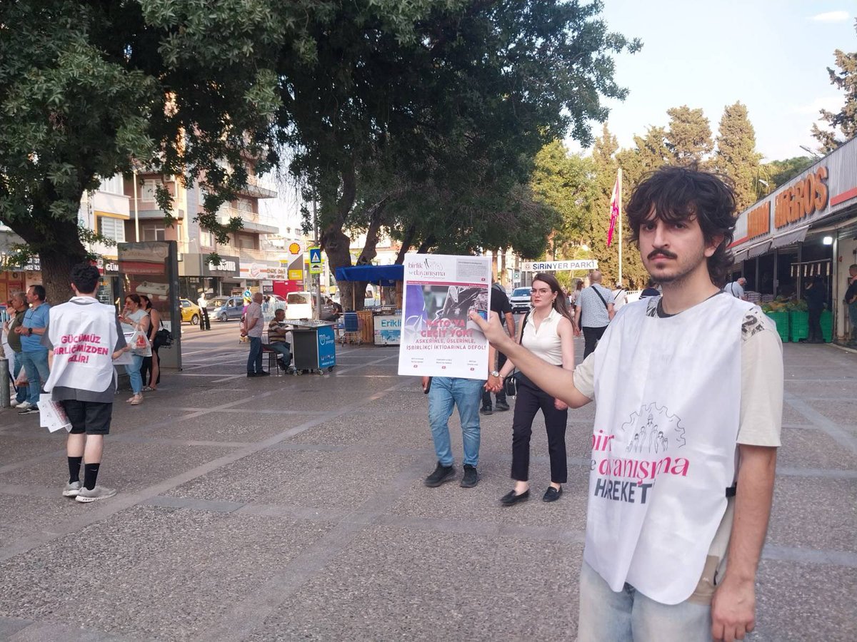 bdninsesi_'s tweet photo. İzmir Bornova ve Buca’da Birlik ve Dayanışma Gazetesi'nin 11. sayısını emekçilere ulaştırdık.

İzmir’de emekçileri bu hafta sonu gerçekleştireceğimiz buluşmalara davet ediyoruz.

Bornova 20 Haziran Cumartesi 18.00 Büyükpark Down Kafe

Buca 21 Haziran Pazar 17.30 Dudes Kafe https://t.co/rep5cvrGHC