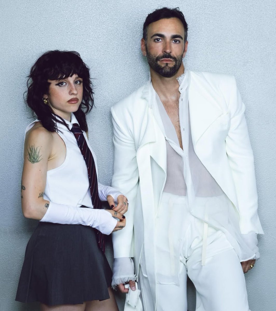 mengonianalytic's tweet photo. “Canto d’amore” rientra nella top 30 di Spotify posizionandosi alla #30 (+2) con 117.598 stream https://t.co/5NB2IigByJ