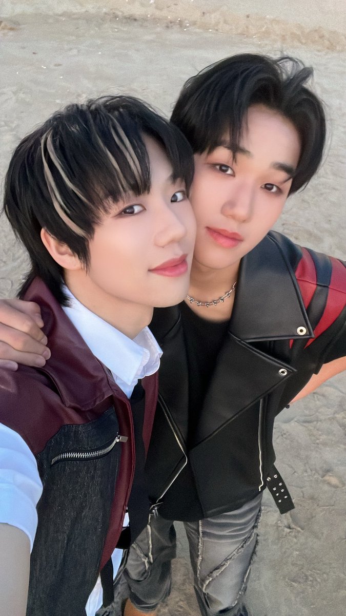 beboys_official's tweet photo. [#학성]

우리 삡즈 멤버들 1주년 예~😎🥳앞으로도 우리 예~🤗 해보자!!!^^

#비보이즈 #BEBOYS
#HAKSEONG https://t.co/a7i4ezj23o