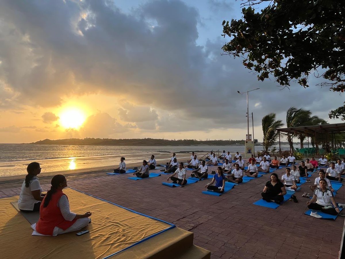 IN_Hamla's tweet photo. #Hamlahappenings 
#IDY26 🧘‍♂️✨

@IN_Hamla continues to embrace the spirit of yoga with energy, enthusiasm and togetherness.

As part of the #IDY2026 celebrations, daily Mass Yoga Protocol sessions and yoga demonstrations are being conducted across the establishment, inspiring personnel and their families to adopt a healthier and more balanced lifestyle.

The celebrations reached a vibrant crescendo with a serene Sunset Yoga Session for #NWWA , where mindfulness met nature’s beauty. Adding colour and excitement to the occasion were a lively Rangoli Making Competition and an engaging Yoga Quiz Competition, showcasing creativity, knowledge and community participation.

🌍 One Earth • One Health • One Future
🧘‍♀️ United through Yoga, Empowered through Wellness

#YogaForOneEarthOneHealth #InternationalDayOfYoga #NWWA #Wellness