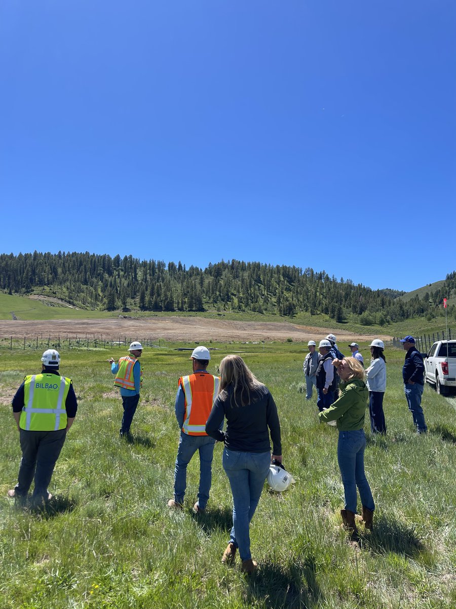 IdahoMining's tweet photo. With the help of Simplot, Bayer, and Itafos, Idaho lawmakers saw how phosphate is mined and processed into fertilizer to grow crops across North America. Idaho's phosphate mines help feed our nation while ensuring land is reclaimed and restored.
#IDLeg #IdahoMining #Phosphate https://t.co/6PpC0lj2X7