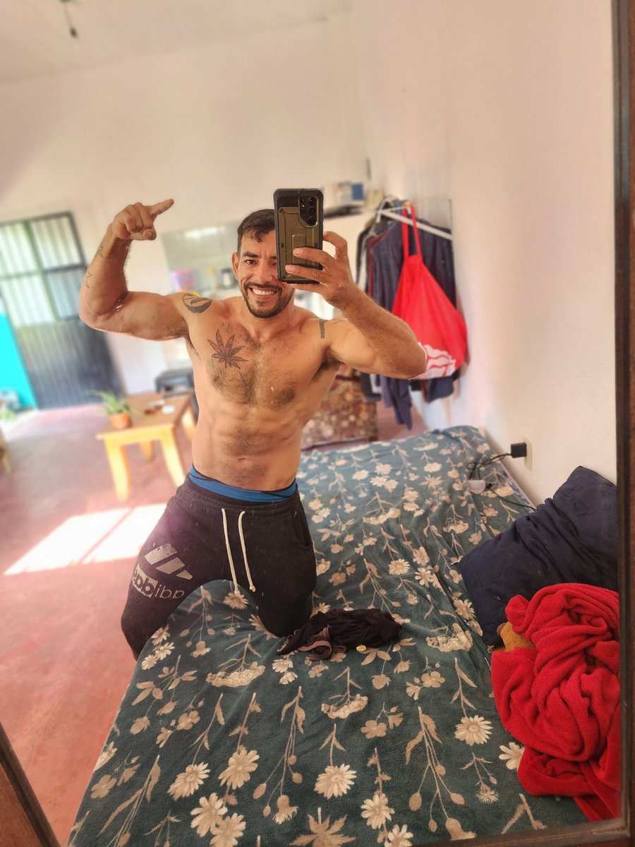 bullyboika's tweet photo. Ya listos pa ir al jale 😏 💪🏽 https://t.co/PJp70GiT6H