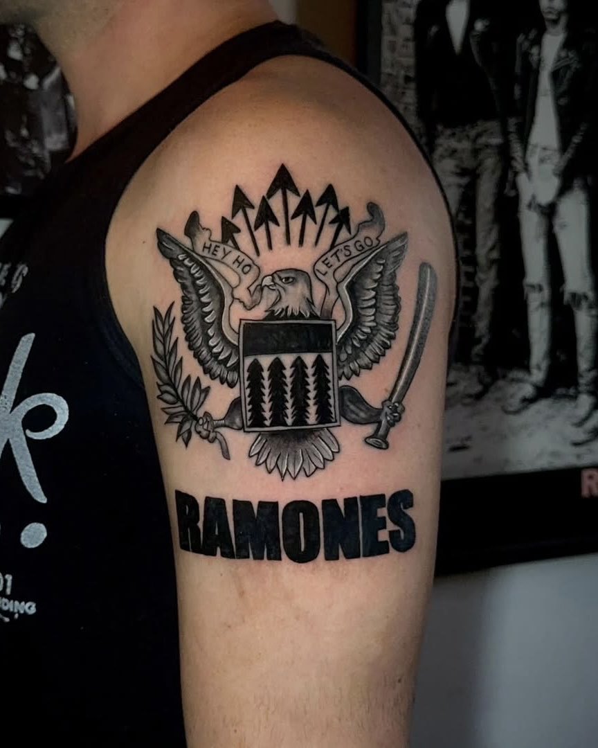 RamonesOfficial's tweet photo. That’s permanent, you know.

❤ @jeisson_pagnussat @castle_studio @belina.tattoo @_carlostattoo_ on Instagram https://t.co/y2Q26wPcGd