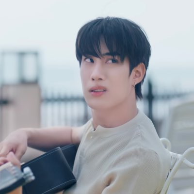 kaijaex01's tweet photo. หึ #NewProfilePic https://t.co/WzhxhnRDB9